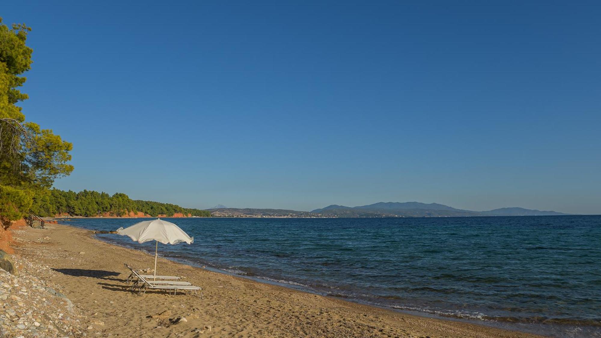 Squirrel Beach Front Villa, Metamorfosi Exteriér fotografie